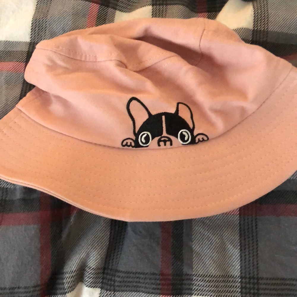 Bucket hat